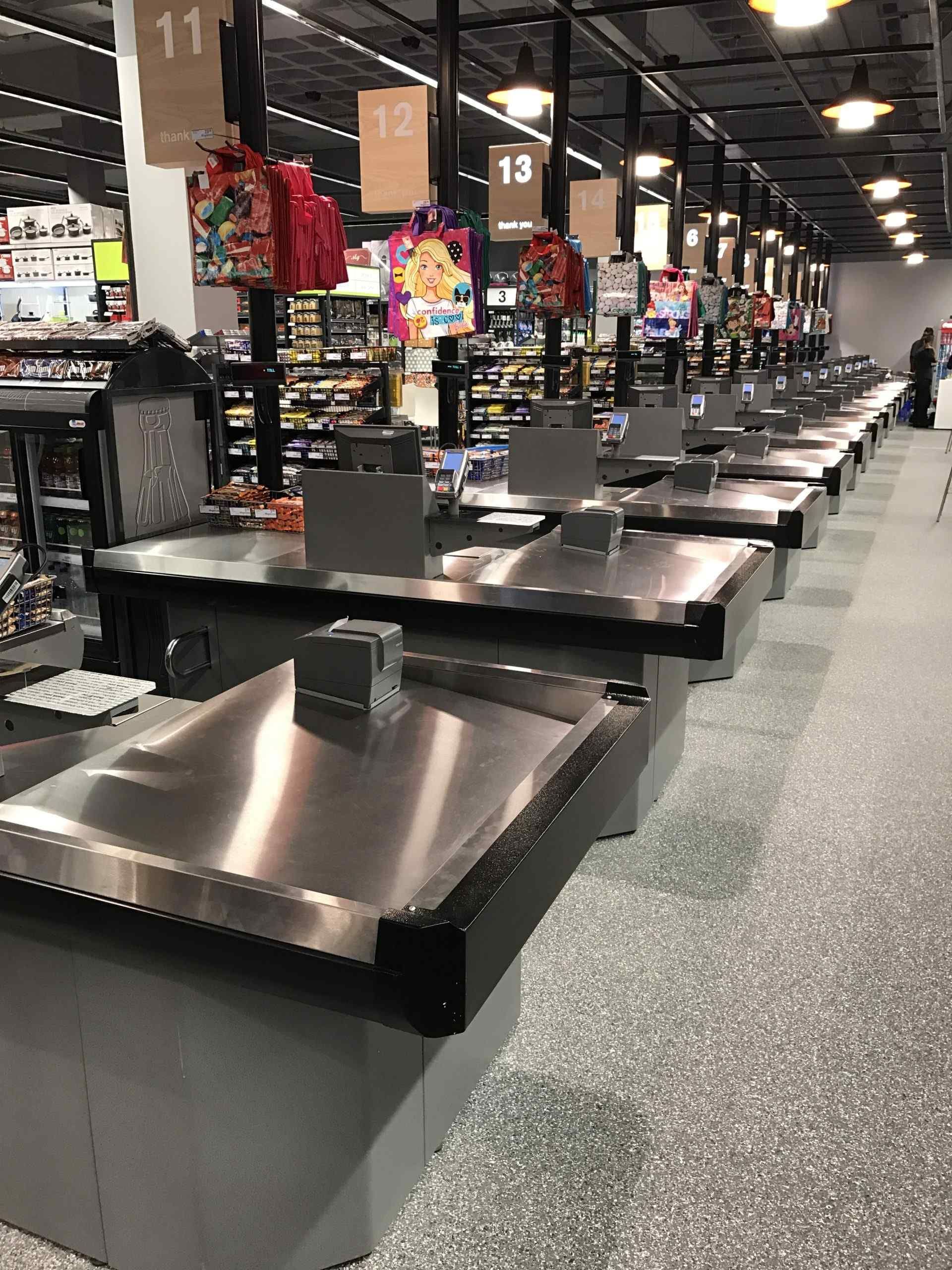 Checkout Counters 1 - StoreQuip