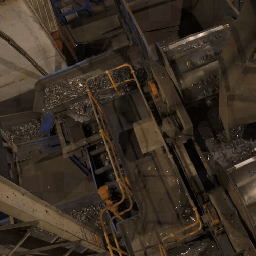 Una vista aérea de una máquina en una fábrica.