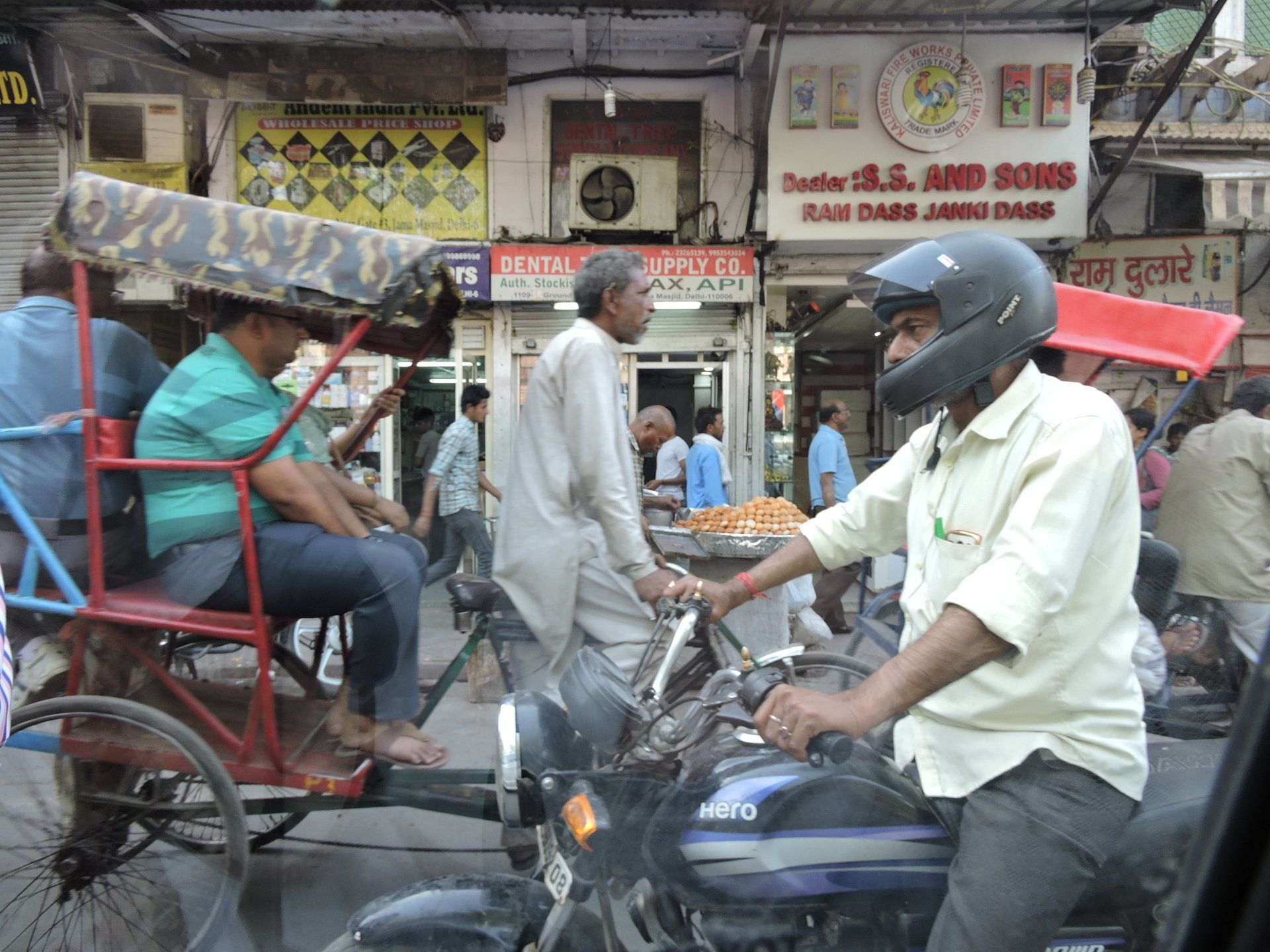 Delhi streetscape