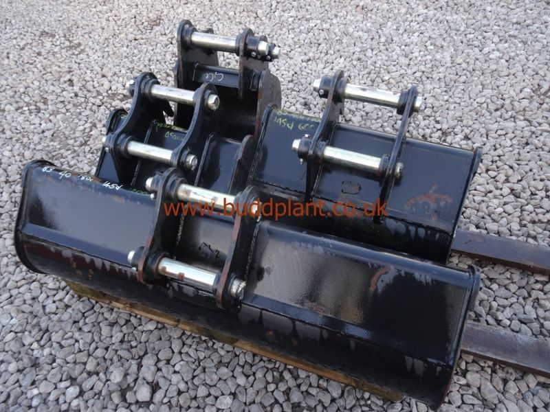 WACKER NEUSON EZ26 SET OF DIGGER BUCKETS