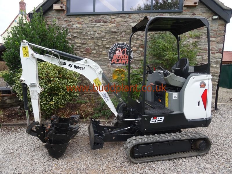 BOBCAT E19 MINI DIGGER