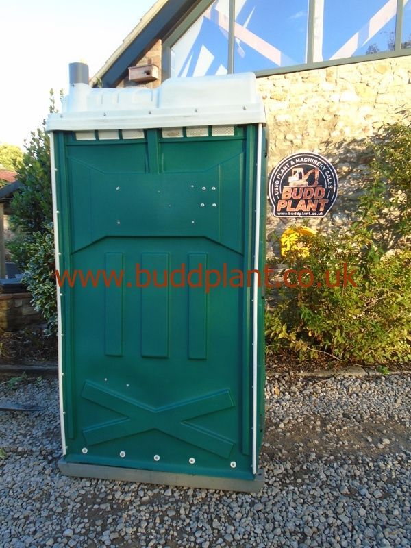PORTABLE TOILET