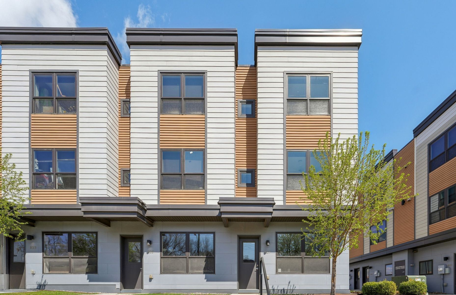 Exterior of multistory townhomes in Minneapolis, MN
