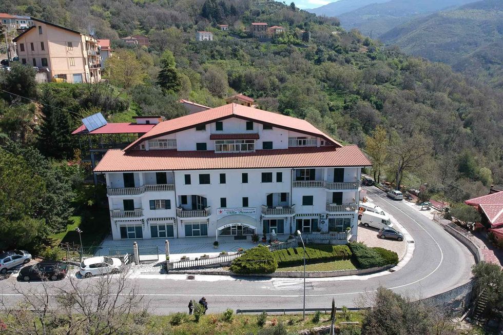 Esterno della Casa di Cura RSA Aprigliano