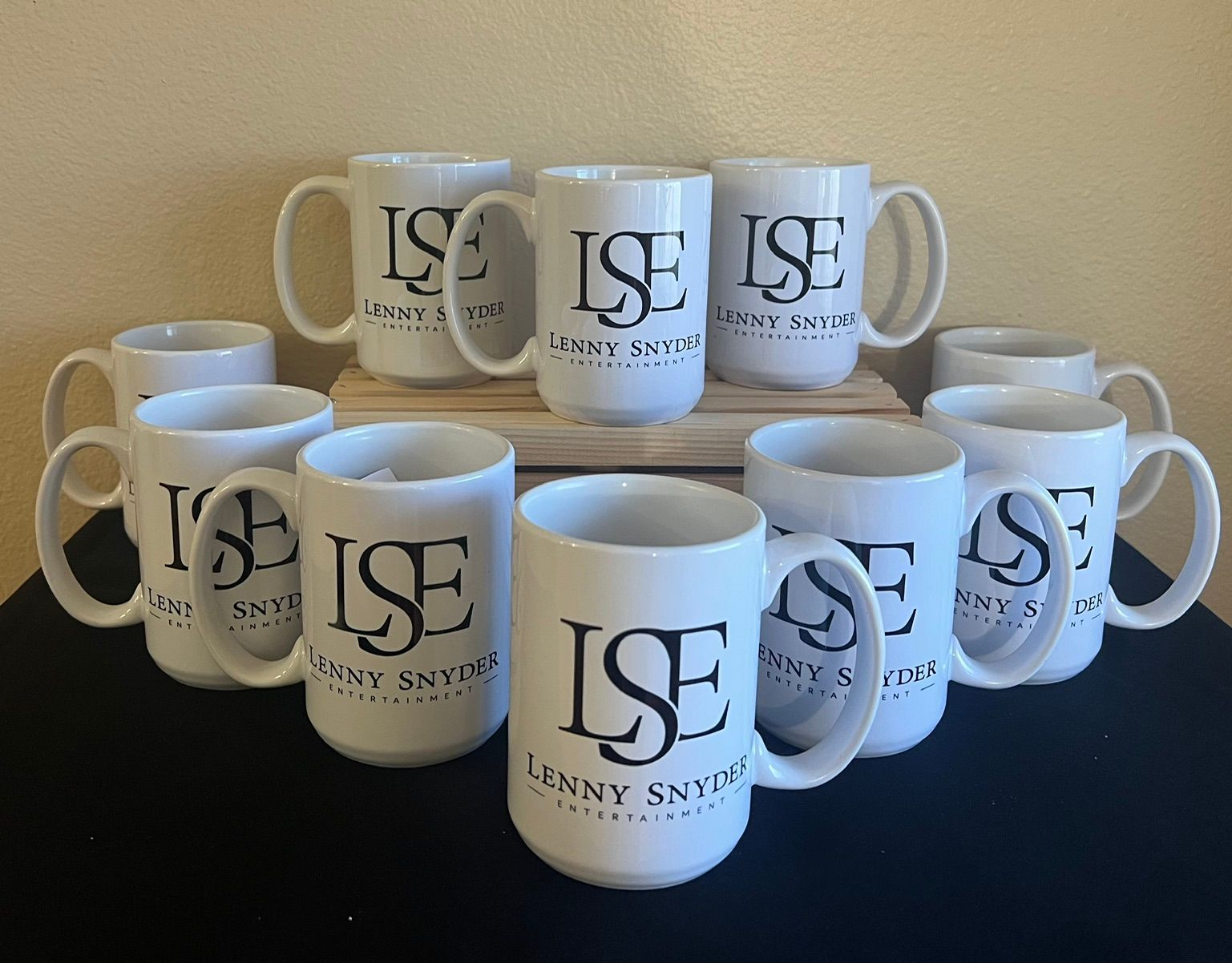 MUGS