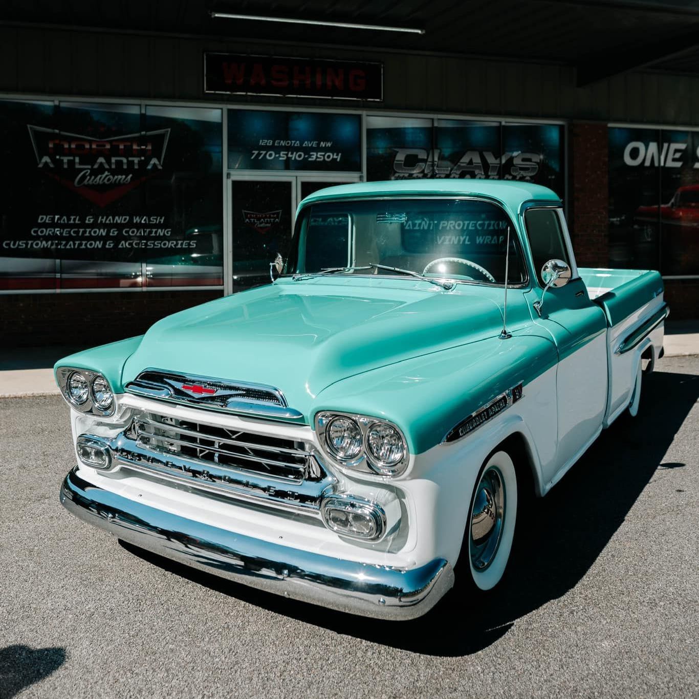 Detailing service car