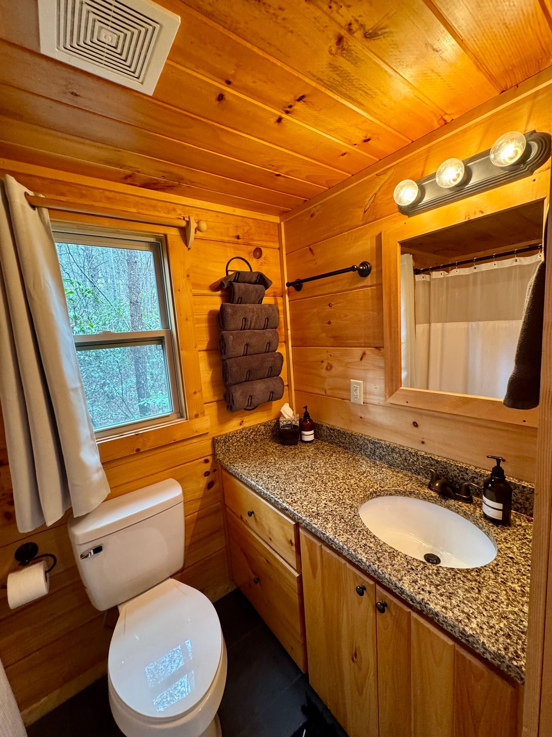 Bathroom inside Cabin B at Serenity Ridge mountain wedding venue
