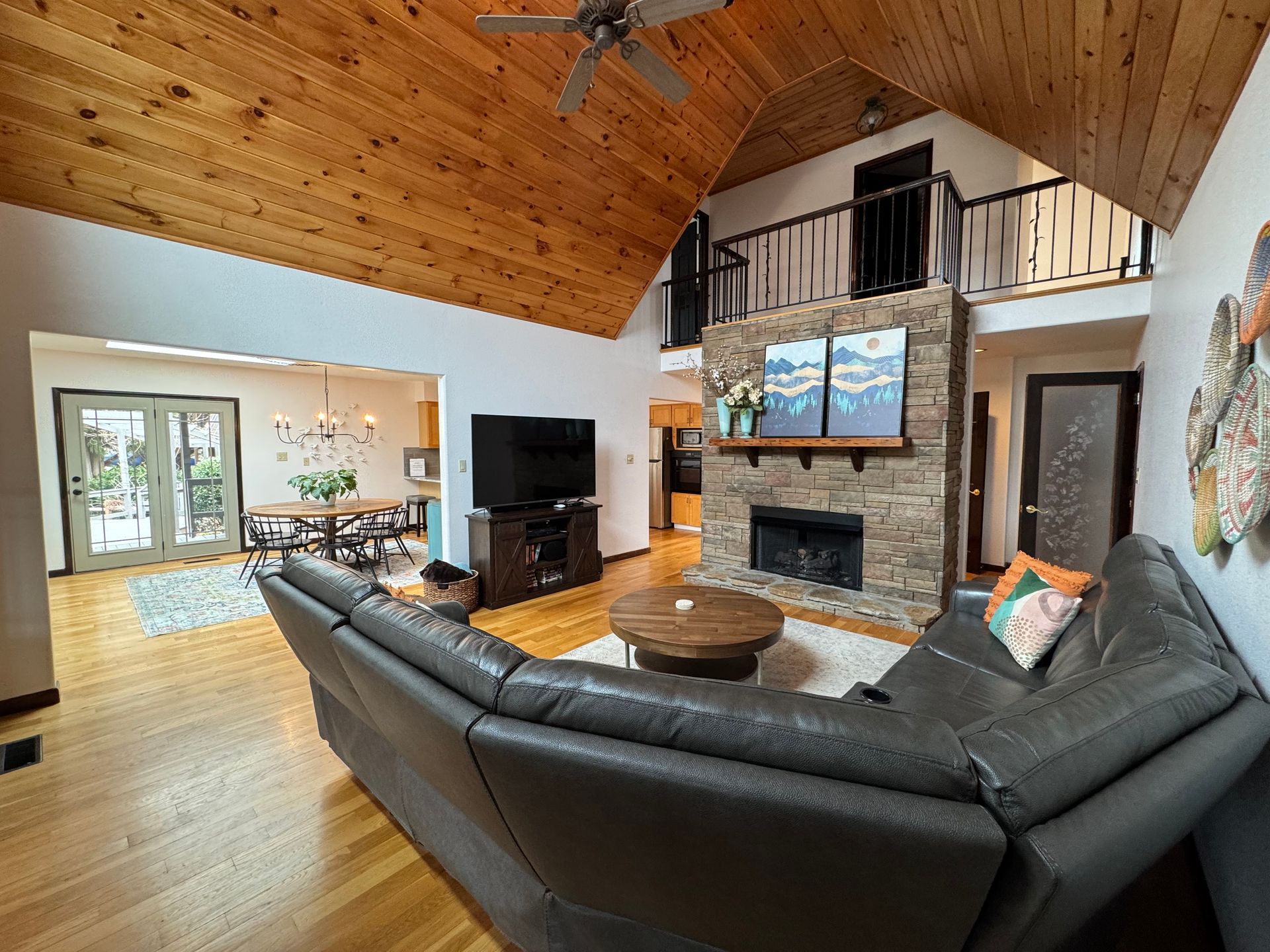 Living room seating area at Hilltop House for wedding guests