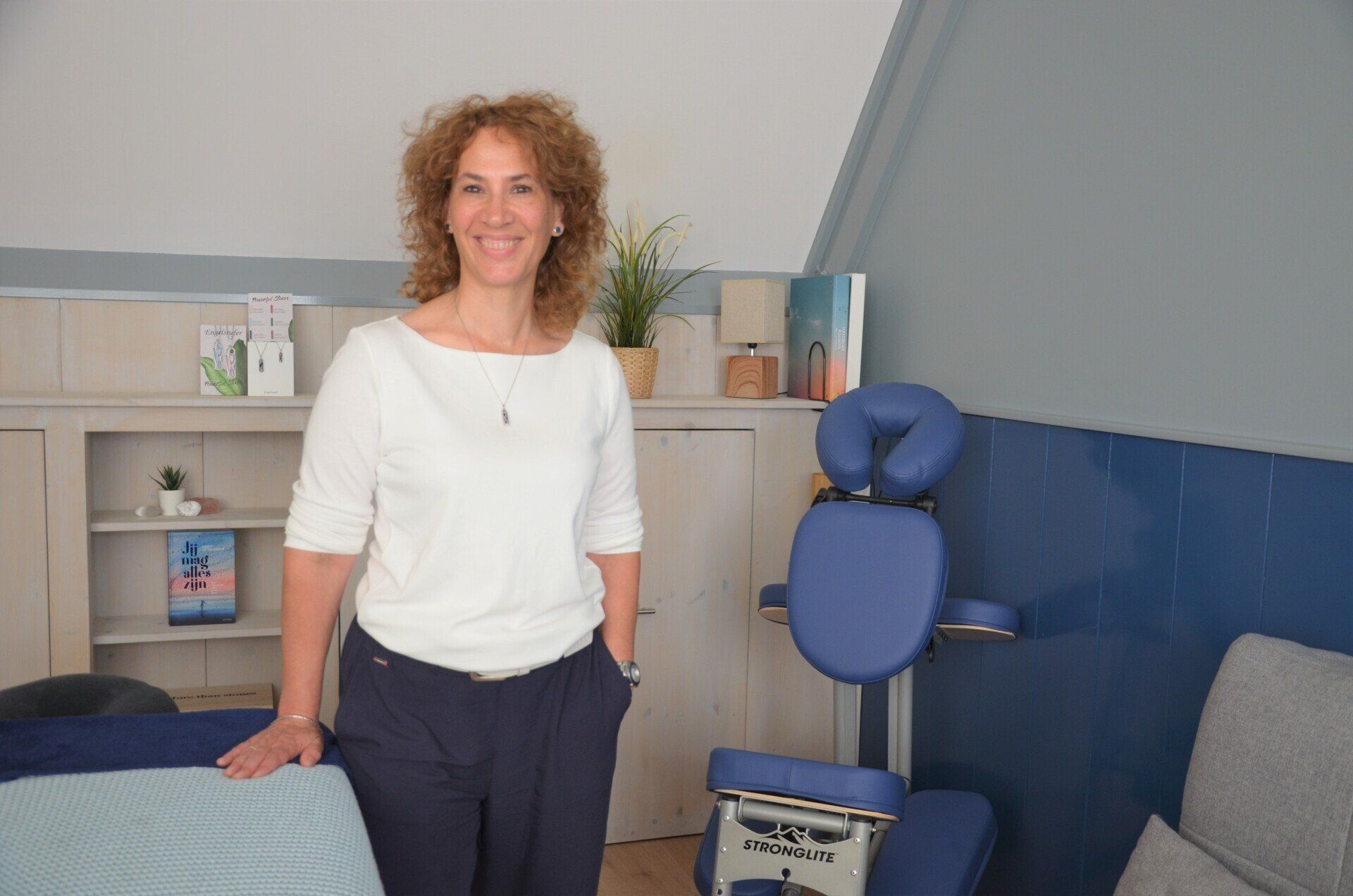 Anita Rabbett, ontspanningsmasseur en coach voor vrouwen bij persoonlijke ontwikkeling. Anita Rabbett, ontspanningsmasseur en coach voor vrouwen bij persoonlijke ontwikkeling.