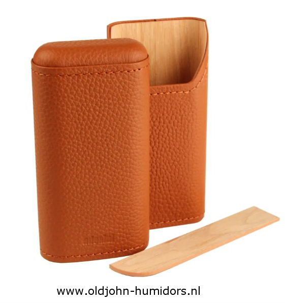 SK04OR Adorini sigarenkoker echt leer krokus oranje 2 of 3 sigaren cederhout en divider verkoop via oldjohn-humidors.nl