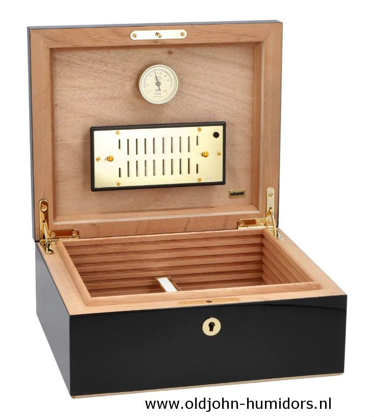 H157 Humidor Adorini Milan DeLuxe meervoudig gelakte zwarte hoogglans pianolak - verkoop via Old John Humidors