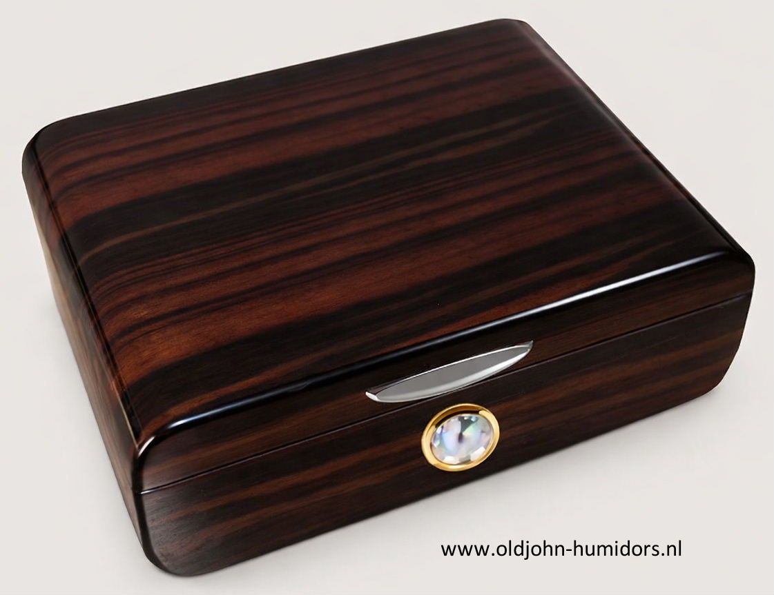 humidor CUBAN CIGAR MAN Dark High Polish en slot 60 sigaren