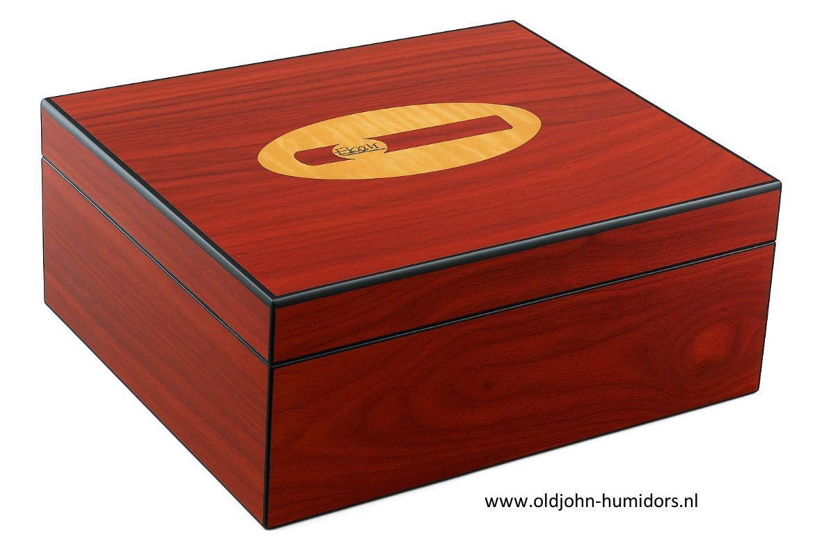 H57 humidor Rosewood met cigar logo en divider via  oldjohn-humidors.mom