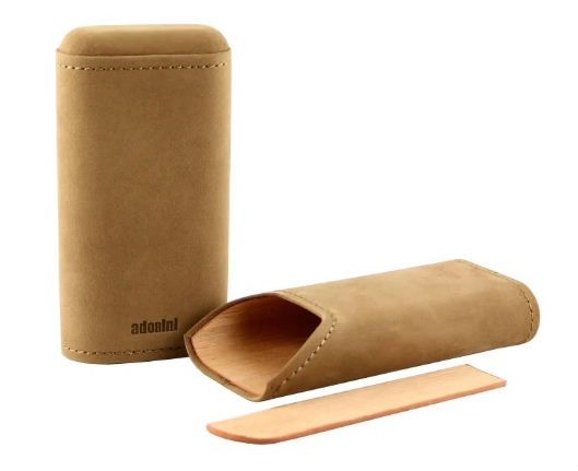 Adorini sigarenkoker bruin suede leer 2 of 3 sigaren cederhout aan de binnenzijde SK03