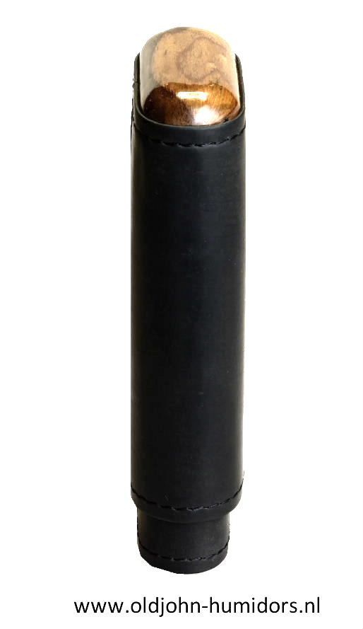 SK04H Adorini sigarenkoker zwart echt leer 2 of 3 sigaren cederhout aan de binnenzijde, hout aan onder- en bovenkant verkoop via oldjohn-humidors.nl
