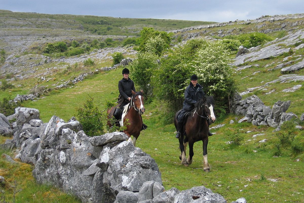 Ireland’s Ancient Castle and Monastic Ruin Ride