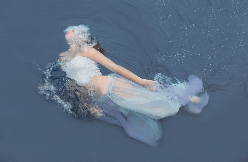 Image of L'eau Bleue 7