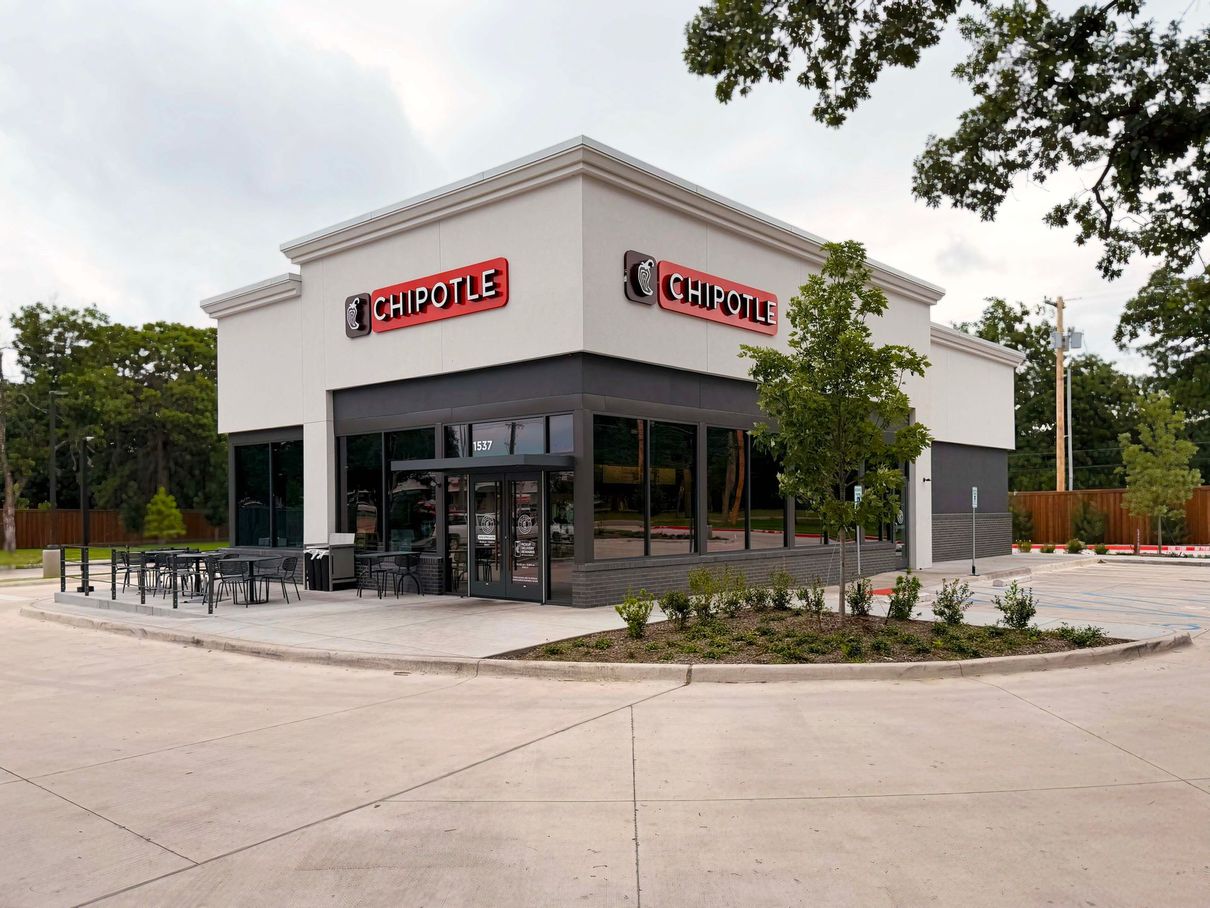 Image of Chipotle exterior building