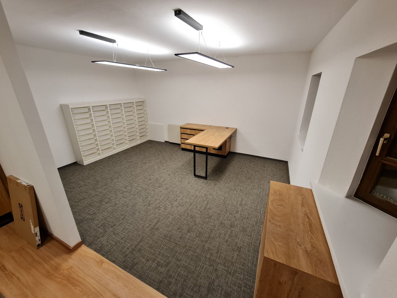 Referenz für arbeiten bei Hörakustiger - Neuroth - fertiges Büro