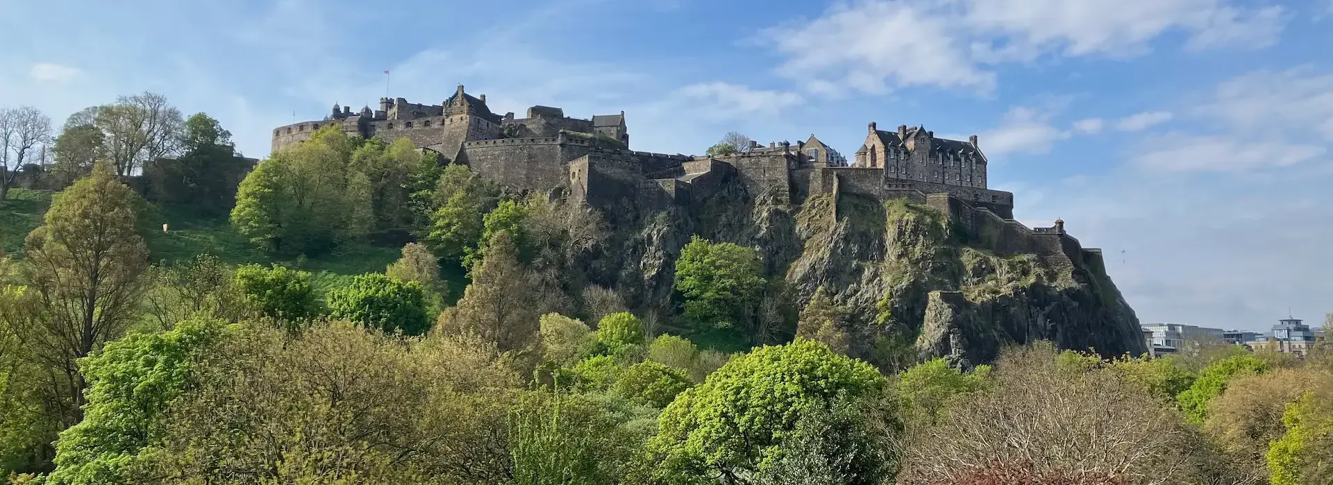 Scenic view of Edinburgh Castle and Old Town during an Edinburgh walking tour.