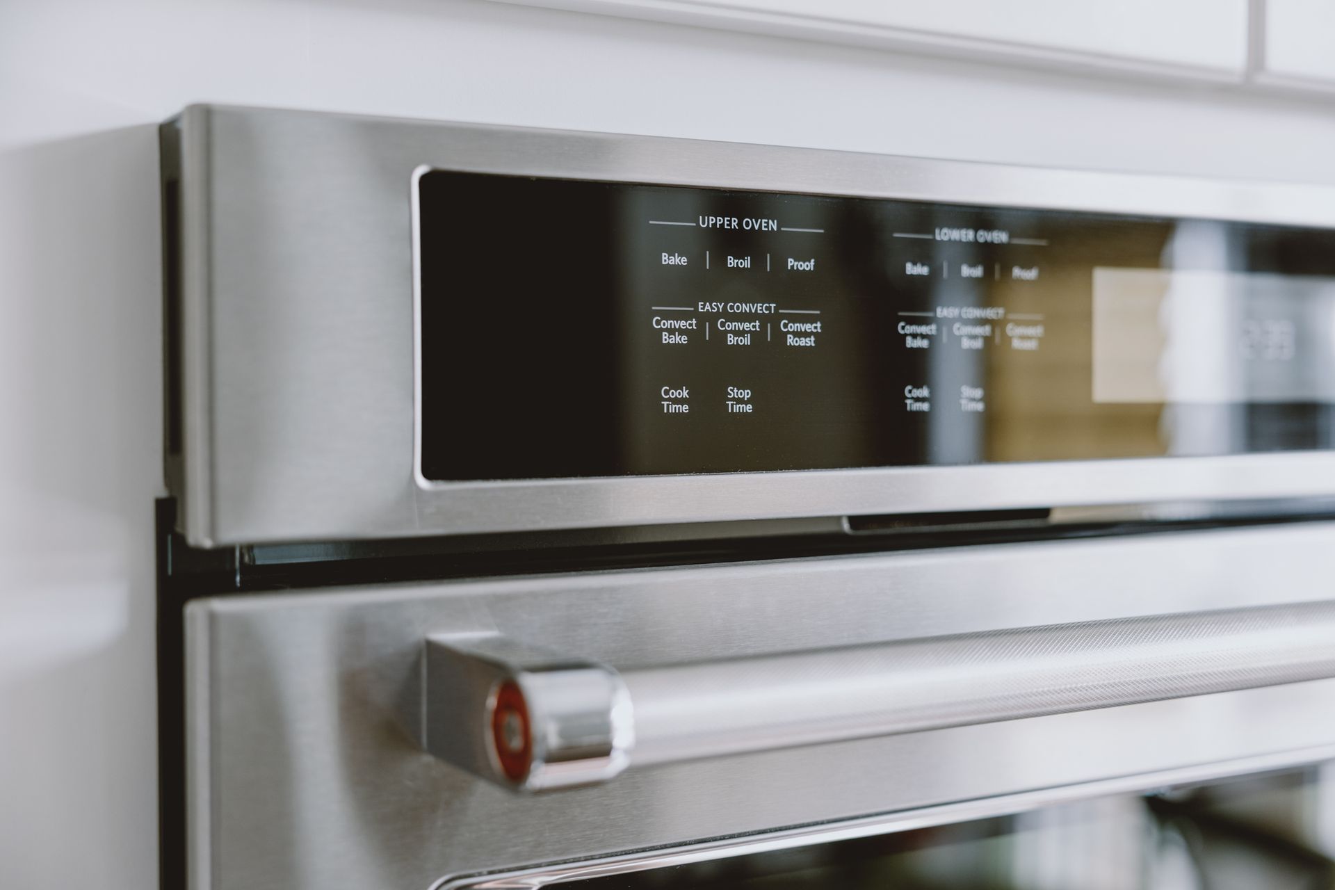 A close up of a stainless steel oven in a kitchen.| Kansas City, KS | APA A close up of a stainless steel oven in a kitchen.| Kansas City, KS | APA