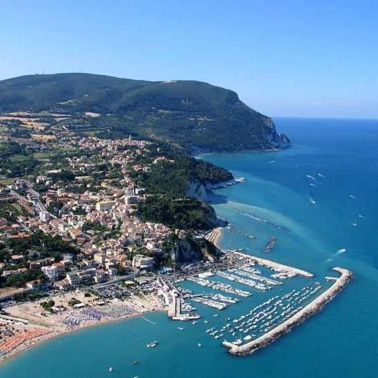 imbarcazioni in molo