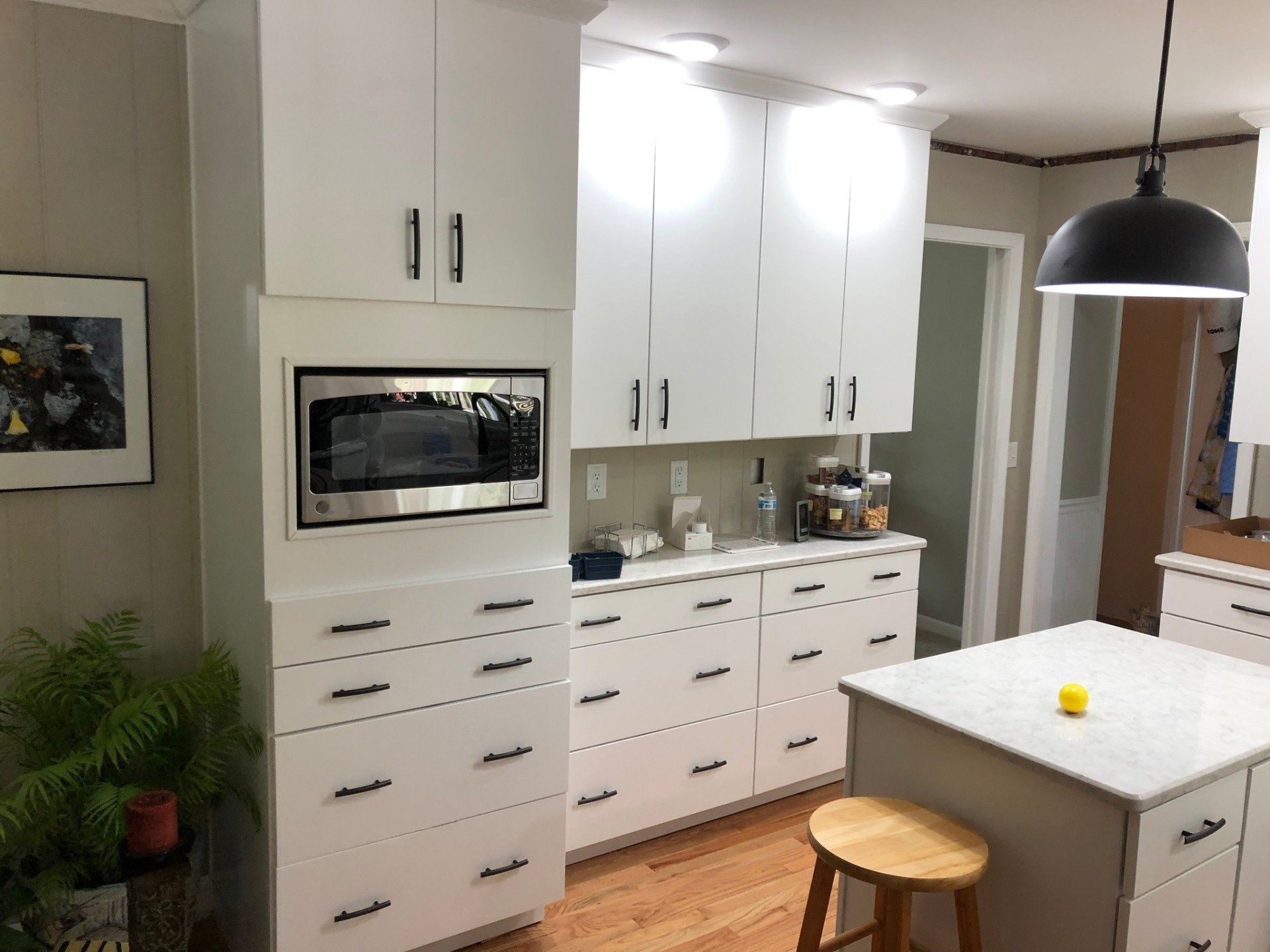 white kitchen cabinets