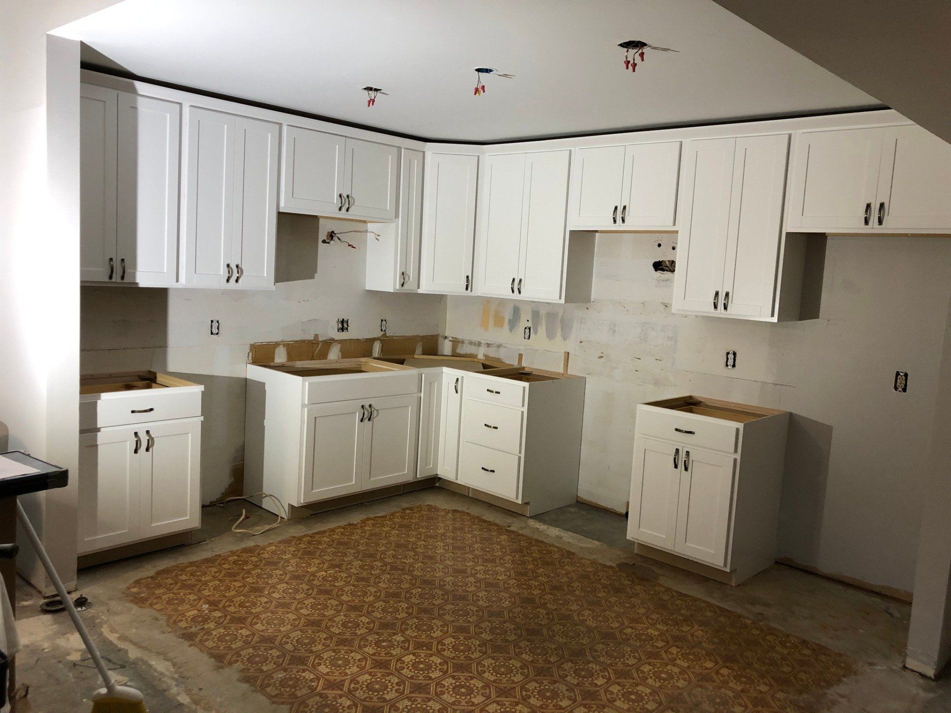 full kitchen cabinet