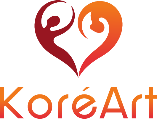 Logo KoréArt avec deux figures abstraites formant un cœur rouge-orange au-dessus du mot «KoréArt»