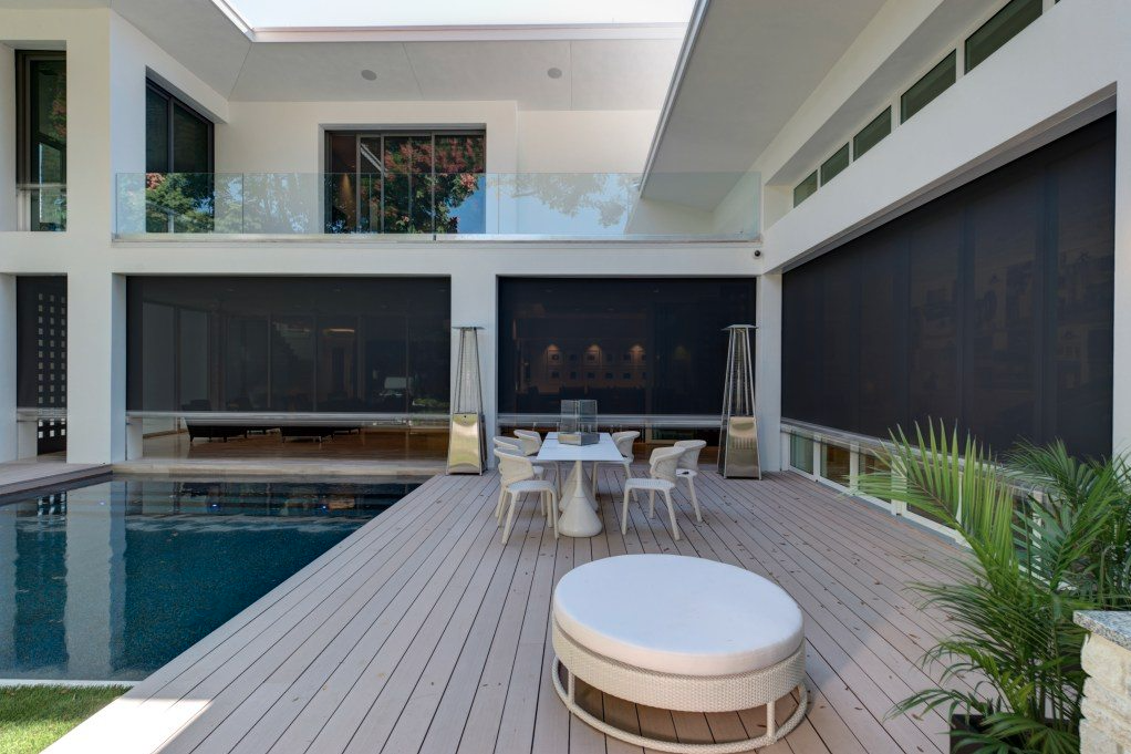 Outdoor Blinds And Large Screen - Outdoor Screens In Moorland, NSW