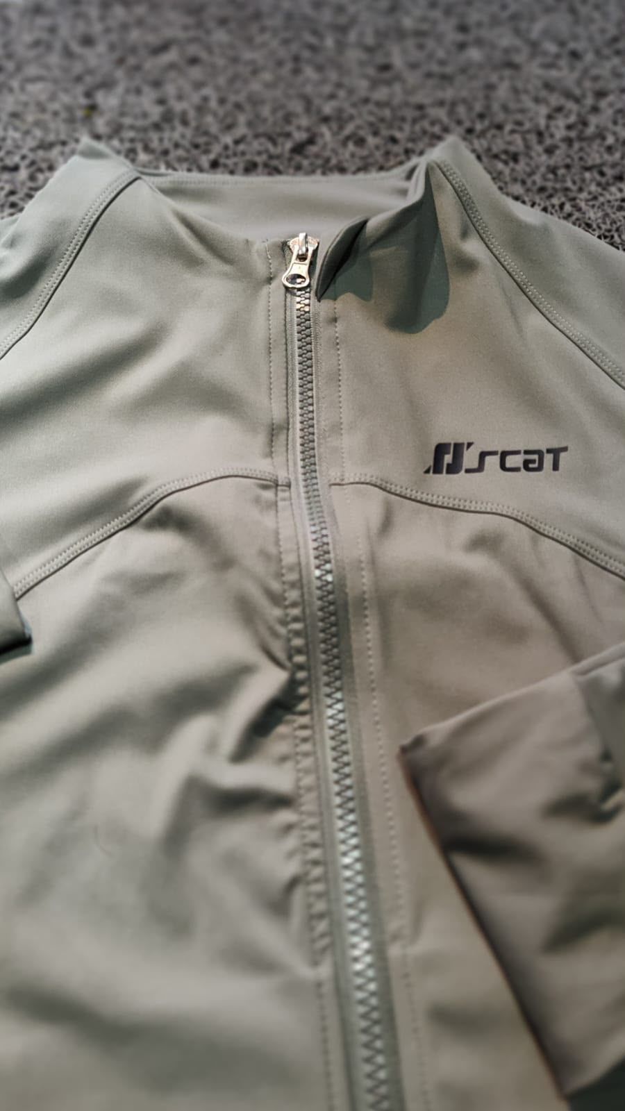 Campera Scat de Lycra Liviana