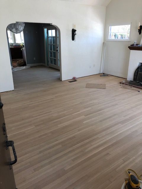 Oceanside carpet and flooring contractors available

