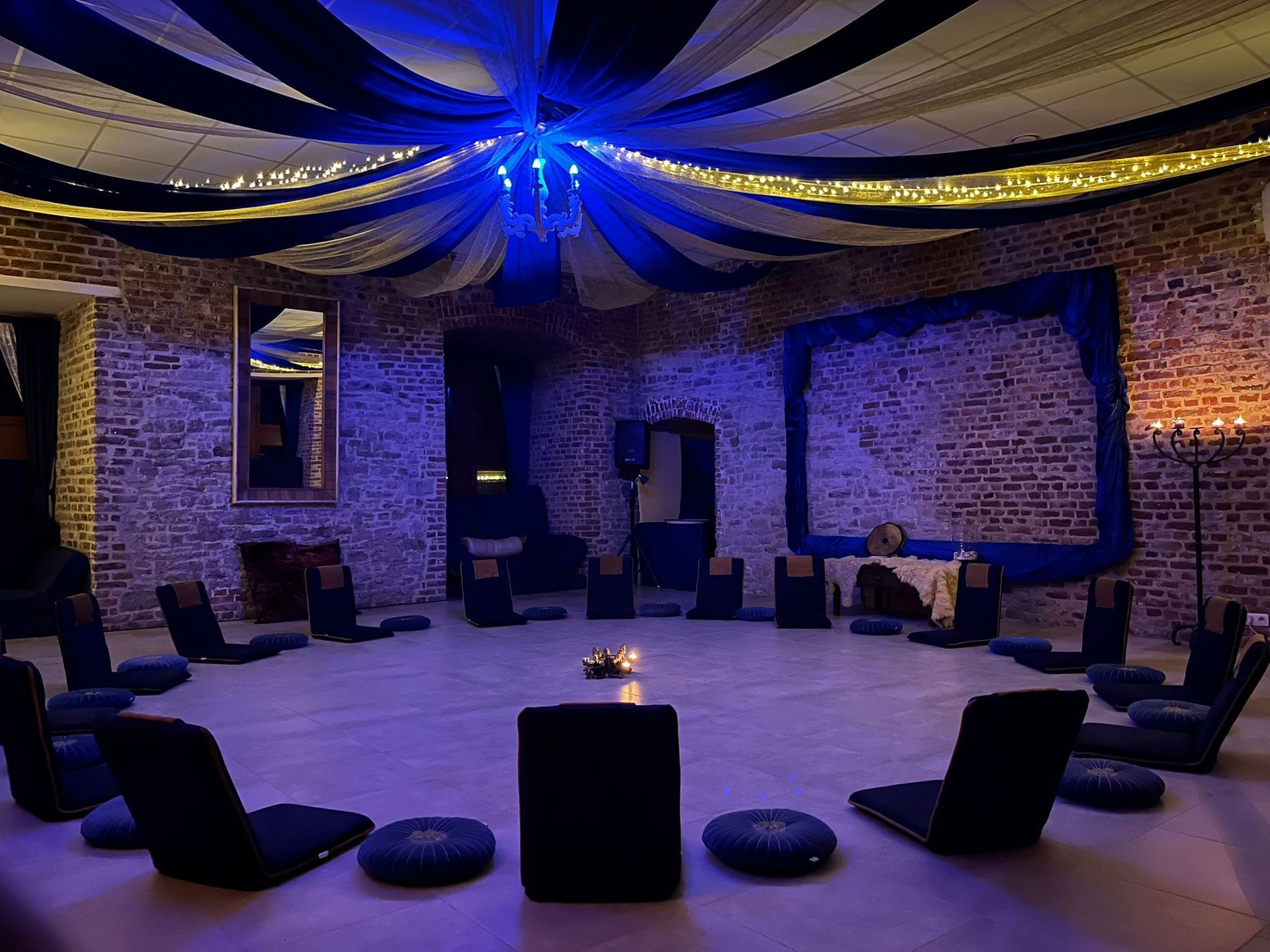 Conscious Kink at the Conscious Castle