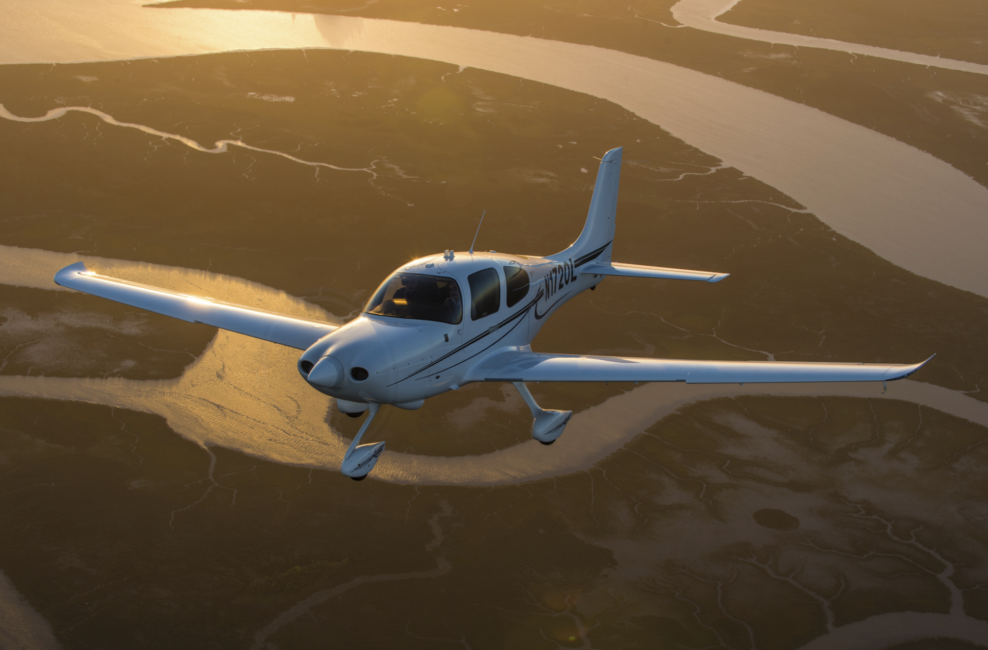 Commercial Flight Training |  Republic Airport | KFRG | Nassau Flyers