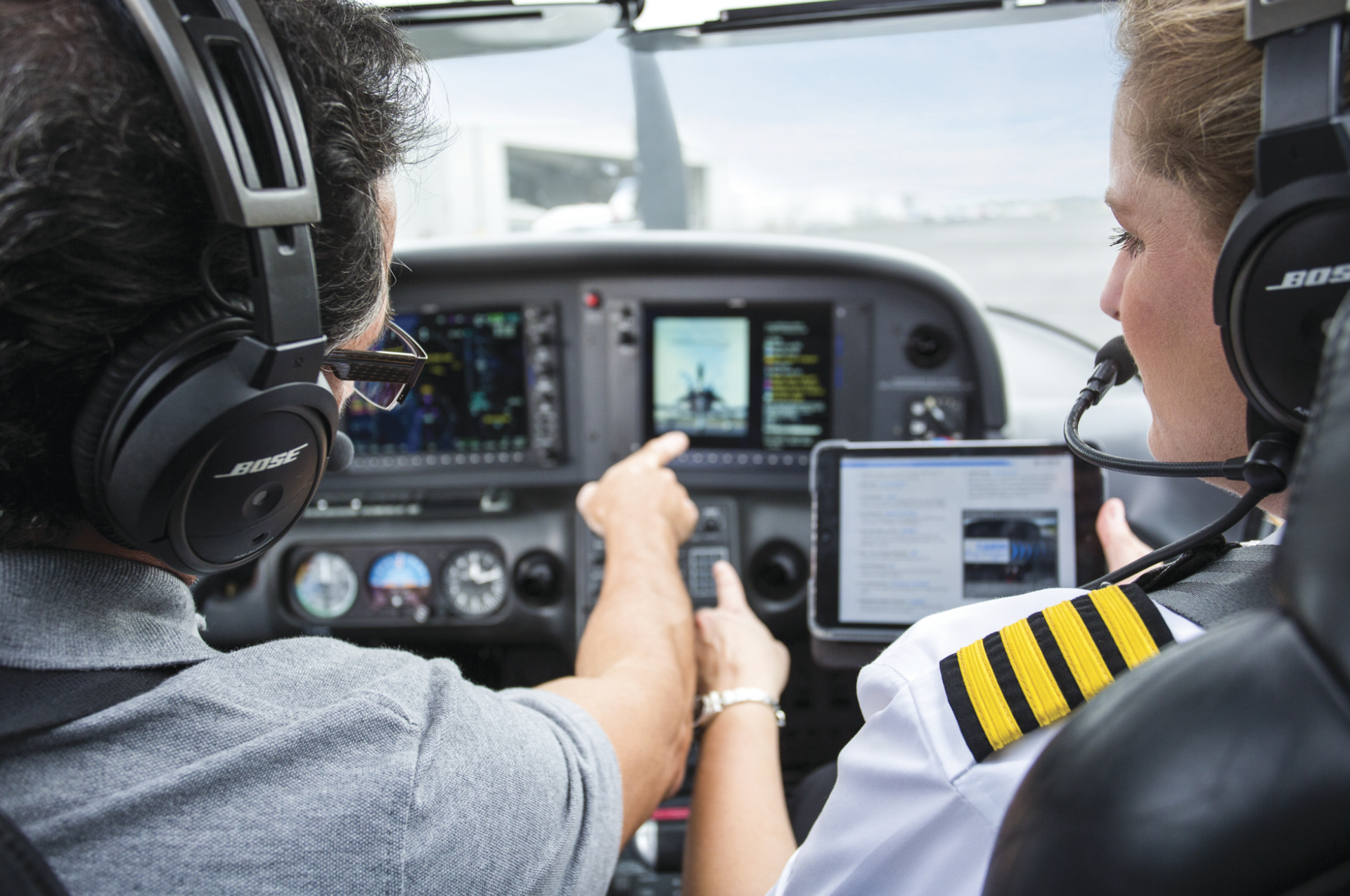Experienced Instructors | CFI | CSIP | First Lesson | Gift Certificates| Learn How to Fly | Republic Airport | KFRG | Nassau Flyers