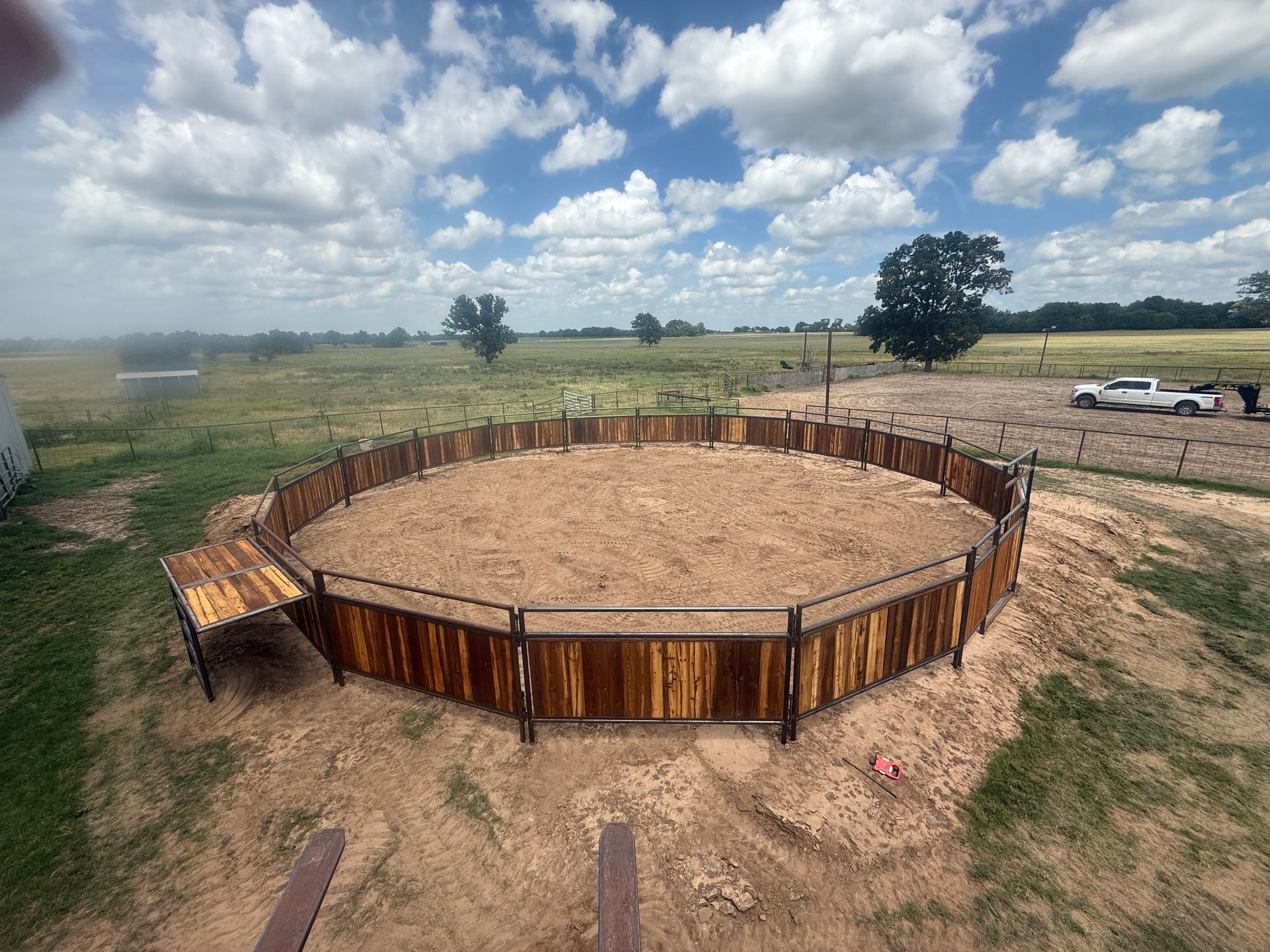 Custom Cresoak 52ft Round Pen with viewing deck