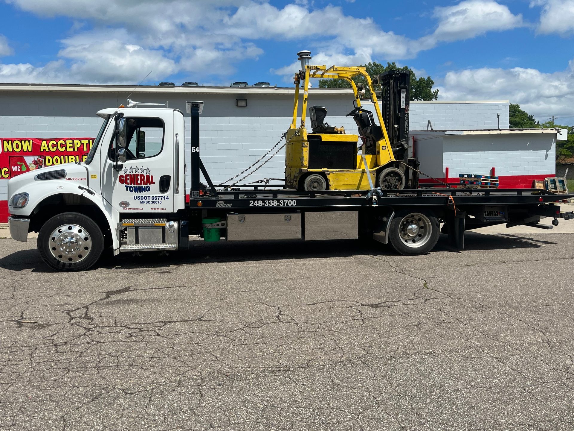 Towing Truck — Auburn Hills, MI — General Towing Auburn Hills