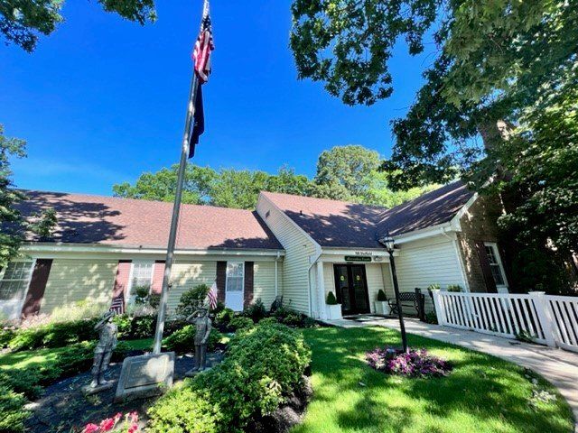 Leisure Knoll Listings