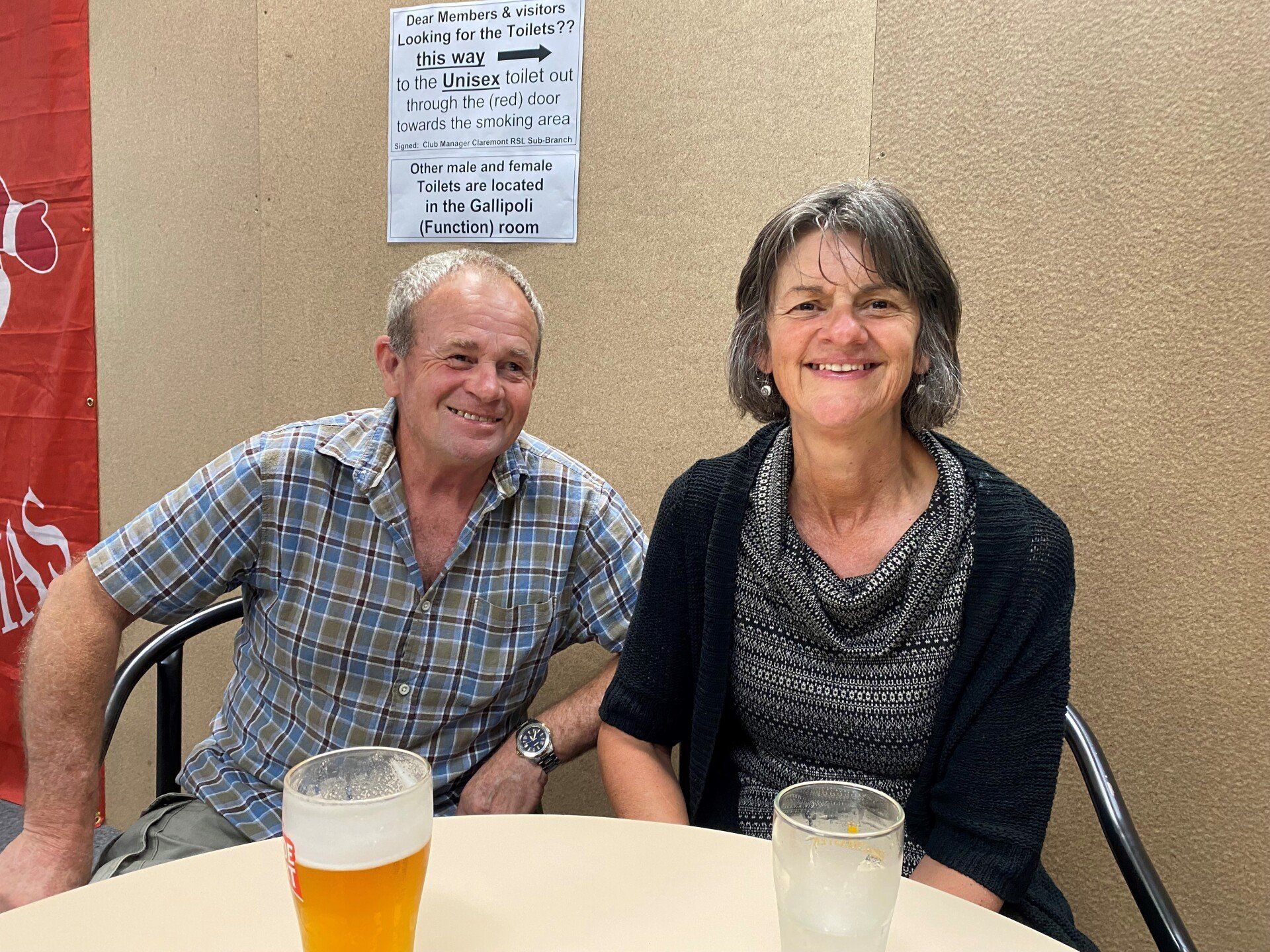 Couple Having Drinks - Claremont, TAS - Claremont RSL