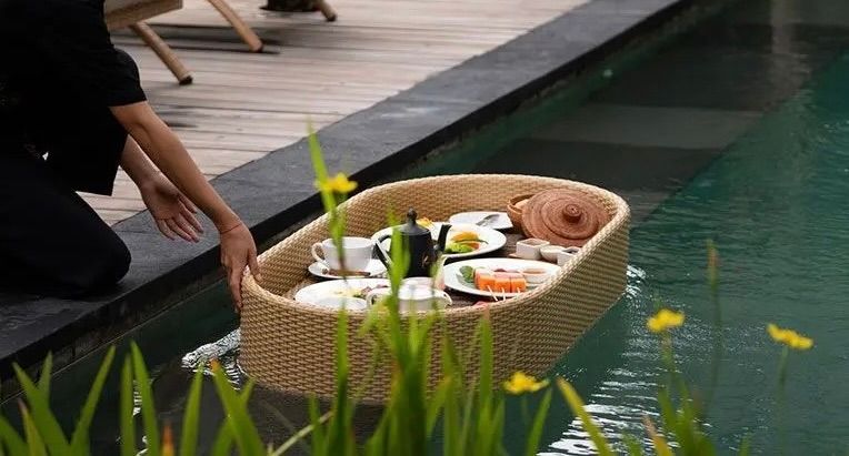 Complimentary Floating Breakfast