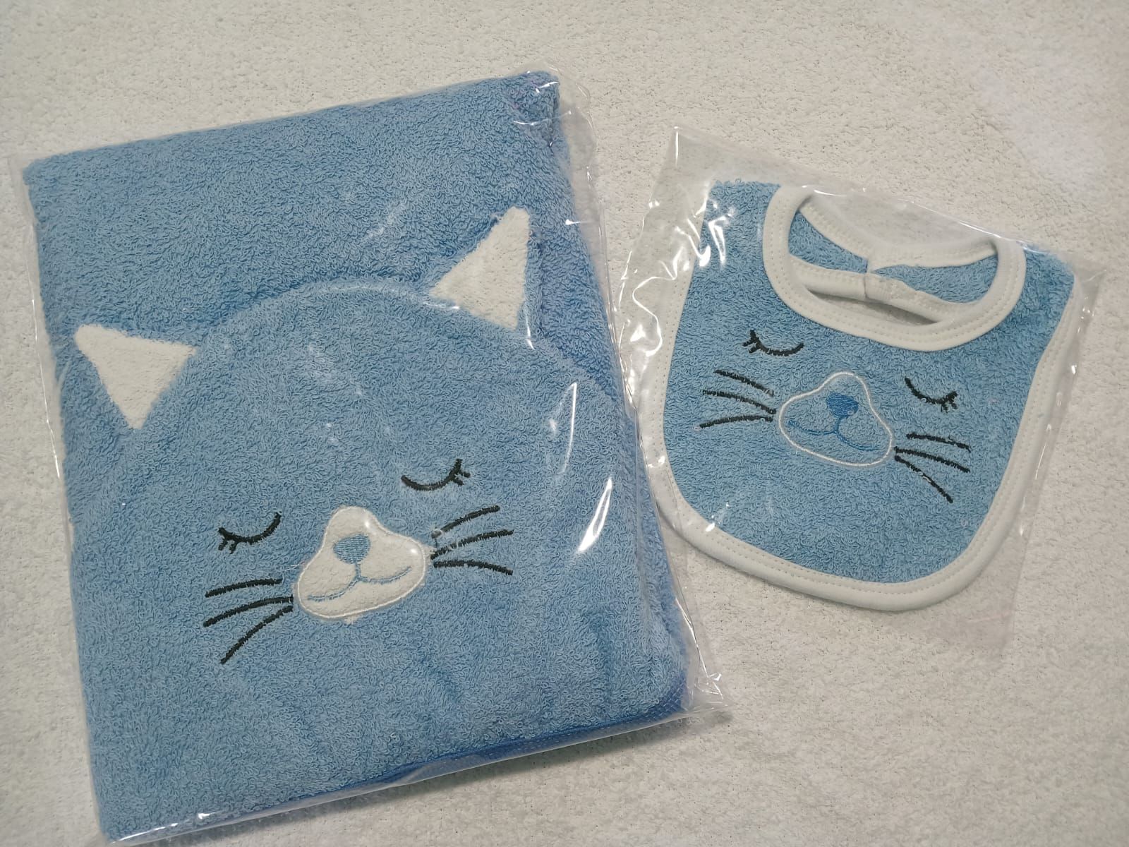 TOALLA GATITO+BABERO