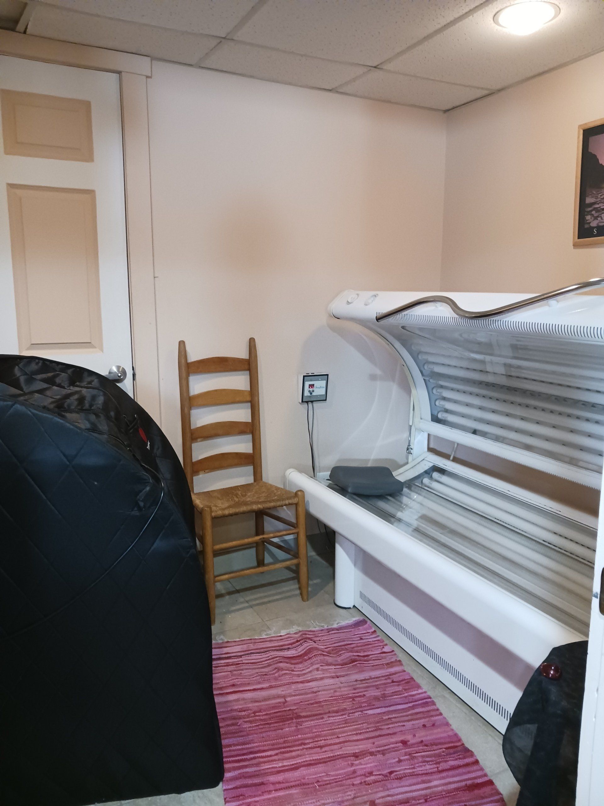sauna suit and tanning bed