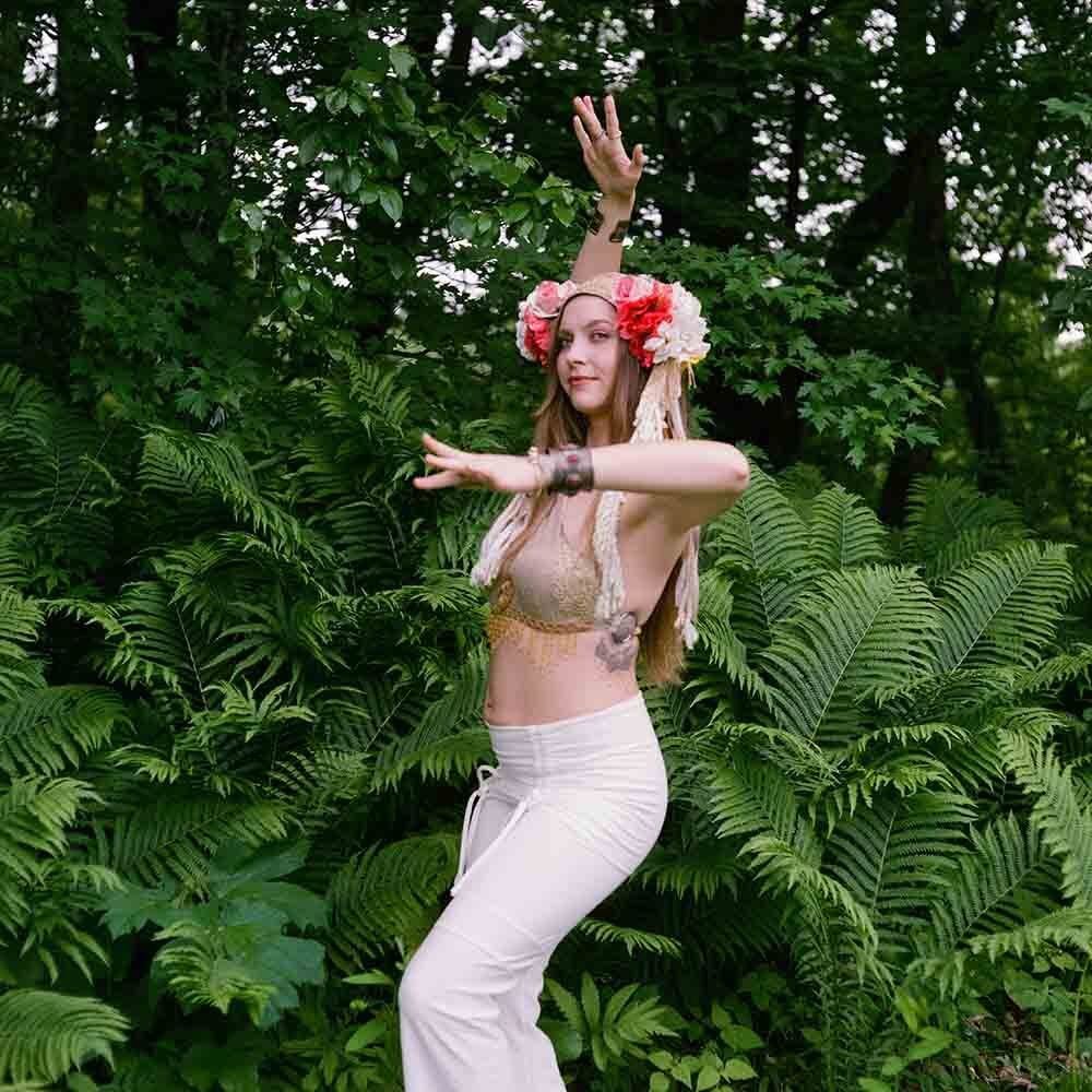 Erynn dong well belly dance