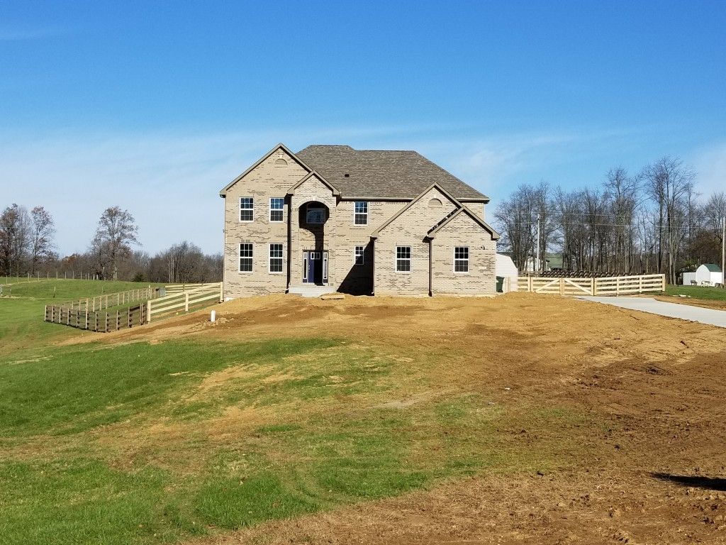 House On A Hillside Showcasing The Beauty Of Nature - Columbus, IN - Indiana Agricultural Fencing