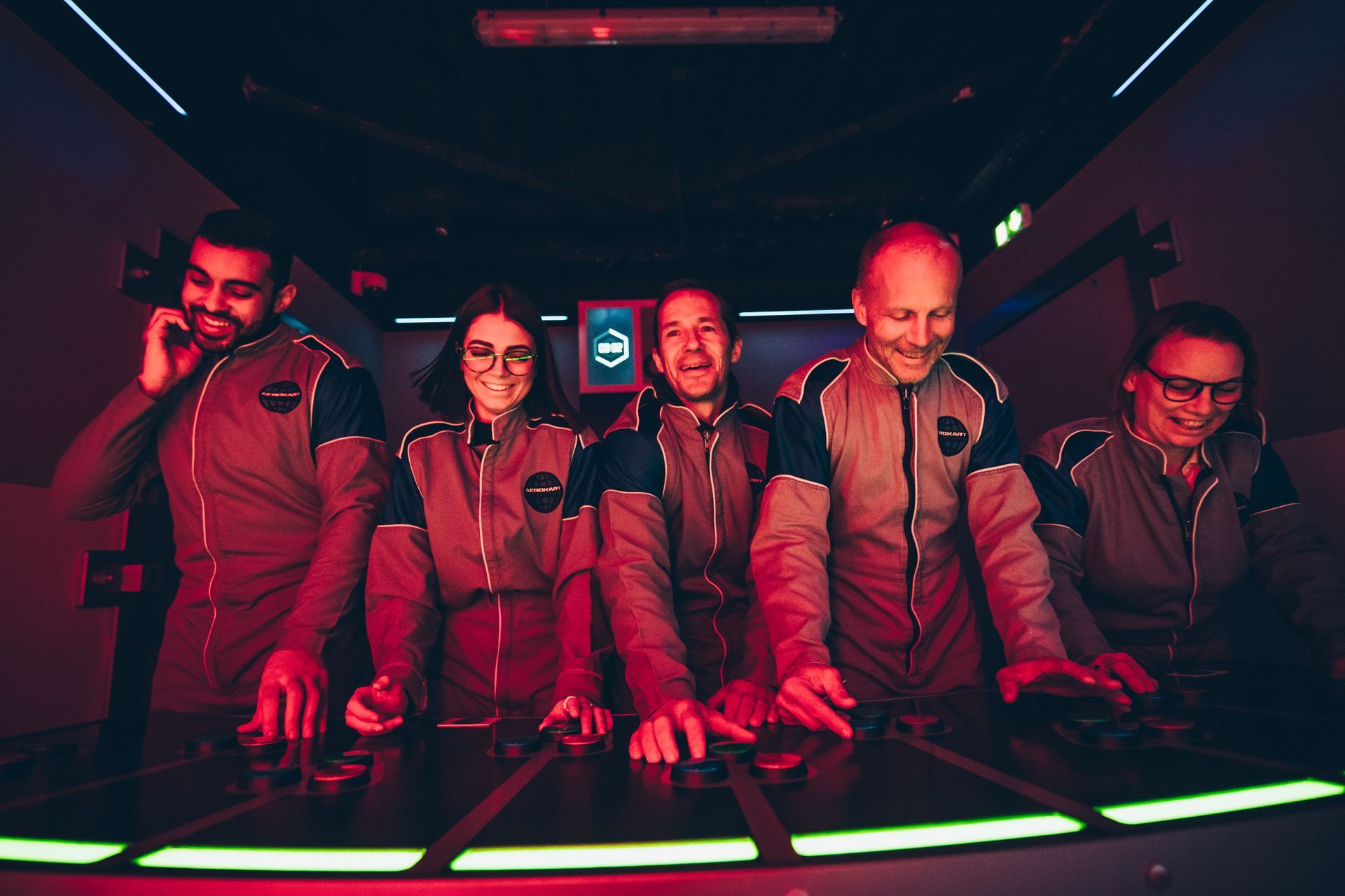 Anniversaire surprise chez Aerokart Argenteuil - karting, soufflerie et escape game futuriste