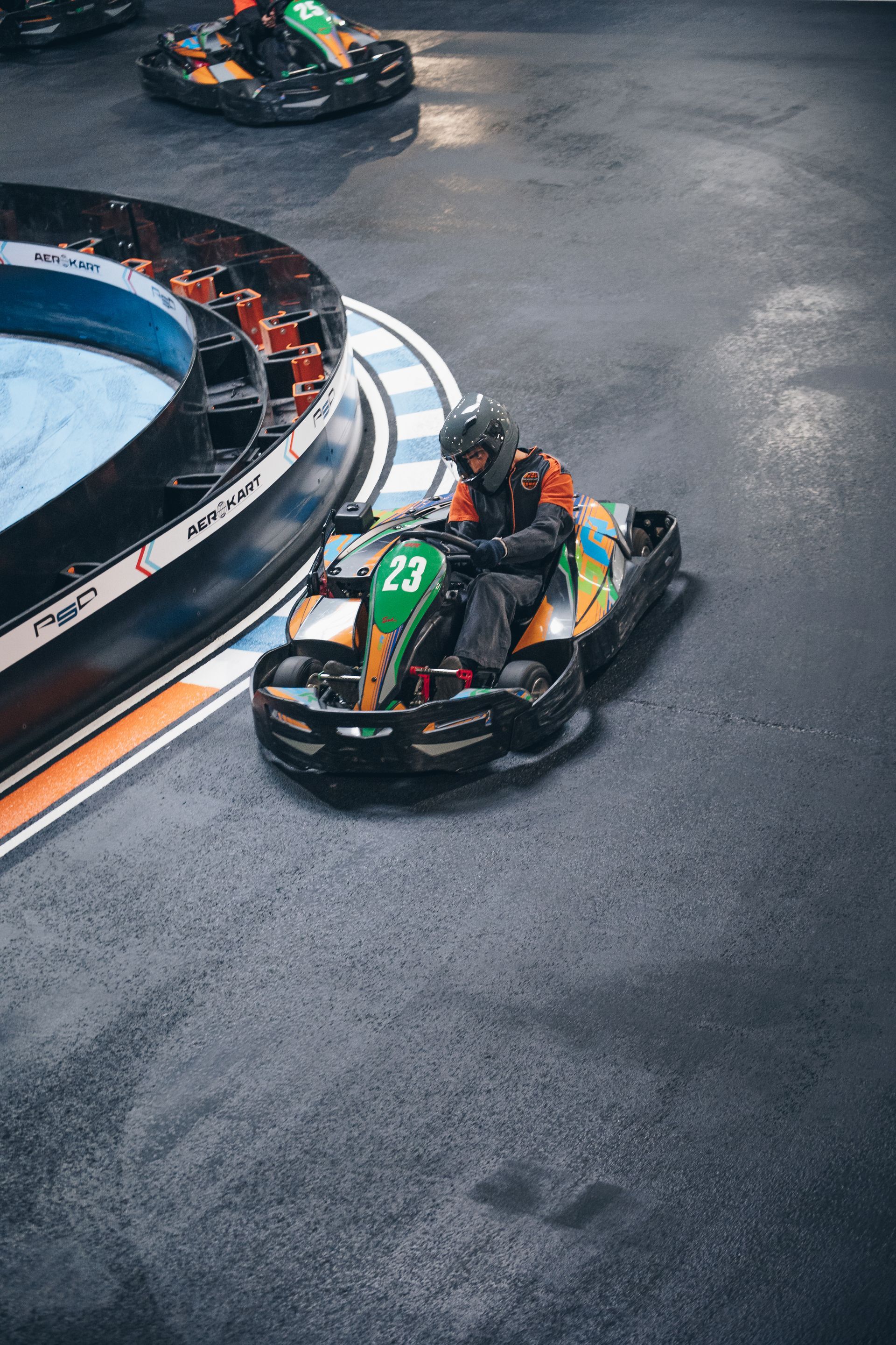 Karting Indoor à Sannois - Sensations Garanties