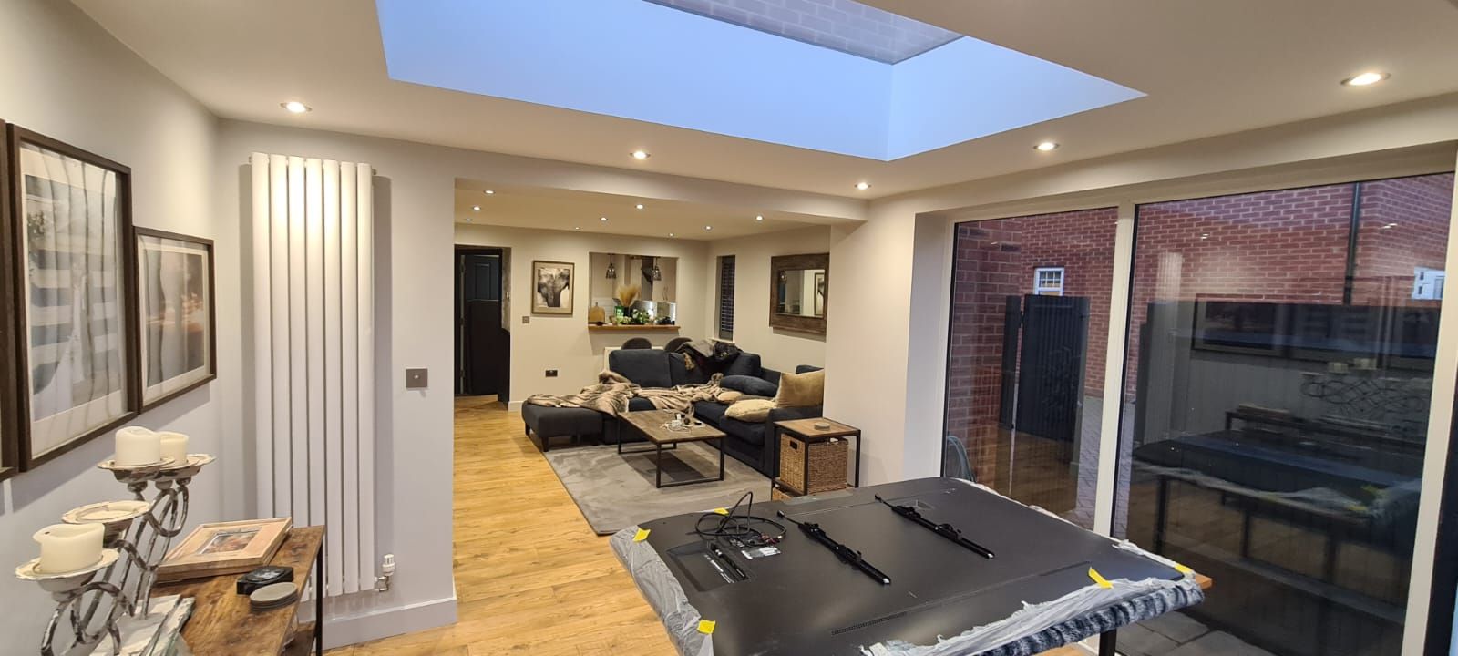 A picture of a large open plan kitchen painted Painters and Decorators Southampton
