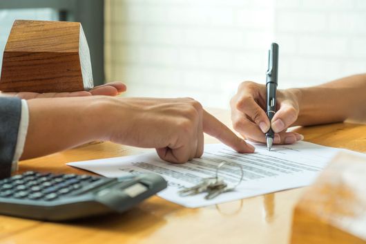 firma di un contratto d'affitto