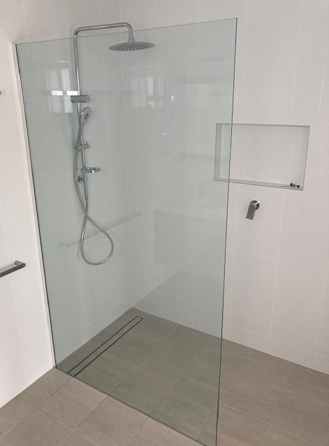 Fixed Shower Screen 8 β Patterson Glass Works in Kempsey, NSW