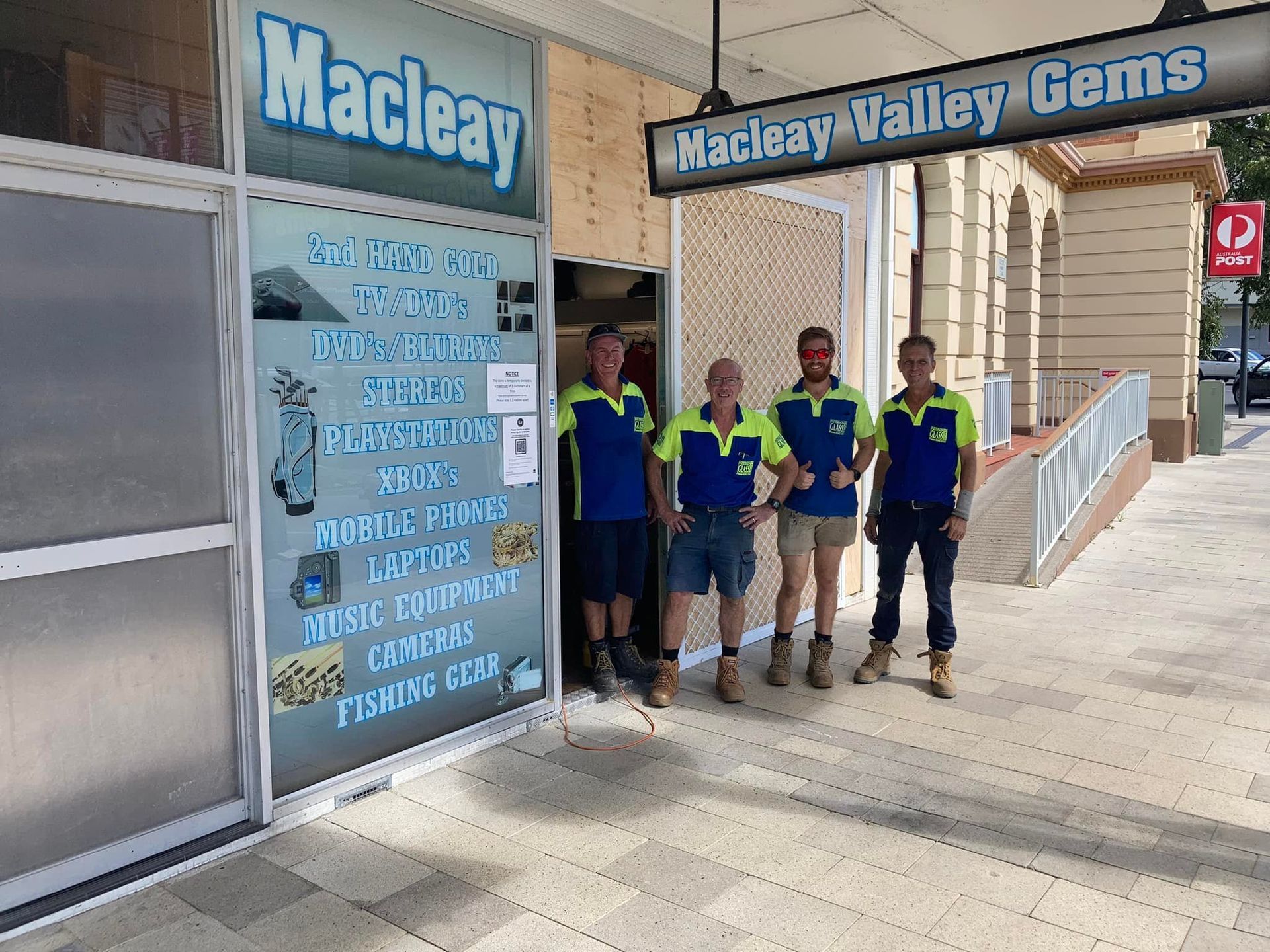 New Glass panels for shop front— Patterson Glass Works in Kempsey, NSW